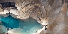 Σπήλαιο Λιμνών στα Καστριά Καλαβρύτων Σπήλαιο Λιμνών στα Καστριά Καλαβρύτων