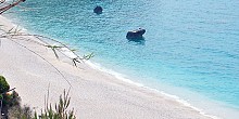 Παραλίες Αβαλί, Καβαλικευτά, Μεγάλη Πέτρα στο Καλαμίτσι